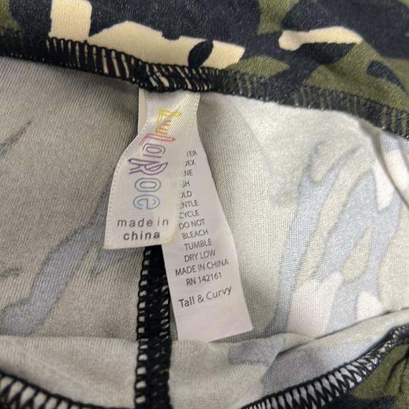 LuLaRoe Tall and Curvy Leggings - Picture 2 of 3